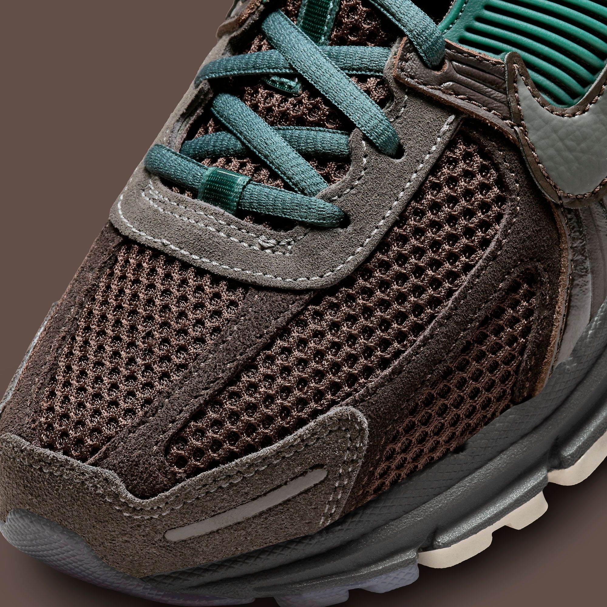 The Nike Zoom Vomero 5 Appears in Chocolate and Teal | House of Heat°