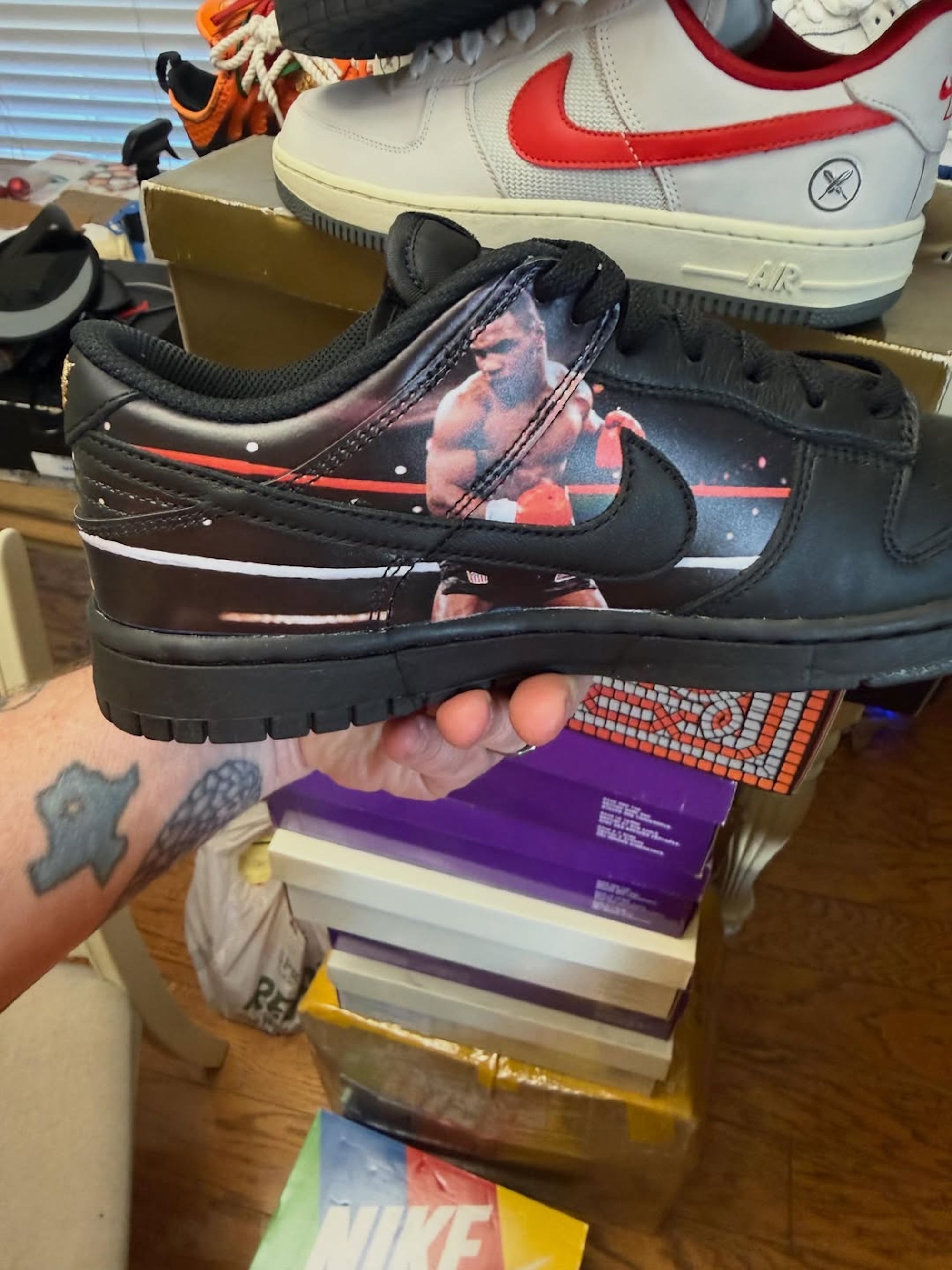 Supreme® x Martine Rose® x Mike Tyson x Nike Dunk Low (SKU: JA1868-001). Photo via @kcscowboys1977 on Instagram.