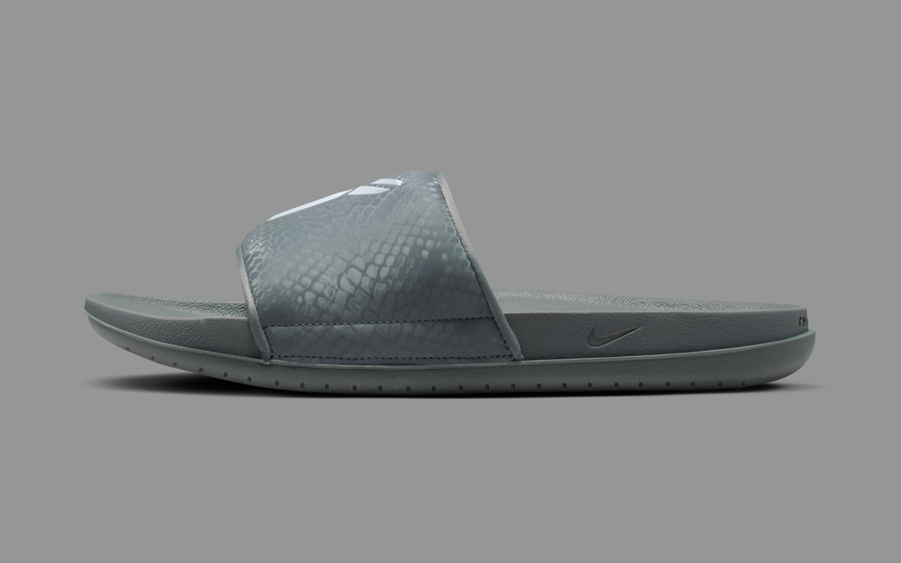 DS Nike Kobe Offcourt Slide COOL GREY IF2870-002 Nike Kobe Offcourt Slide Cool Grey - IF2870-002 Raffles  main image 3