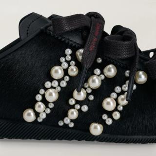 Simone Rocha x adidas Japan Slip-On "Black" (SKU: KH7275). Photo via adidas.