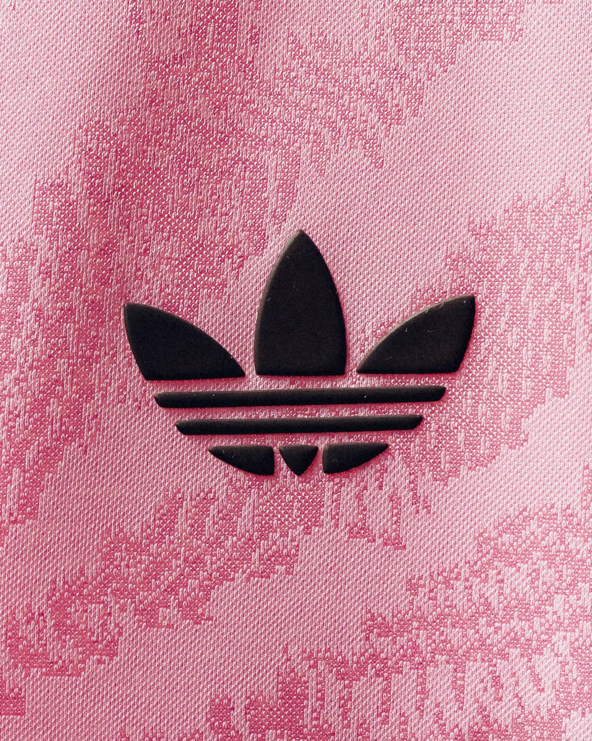 Juventus 26/27 Away Jersey in a "True Pink" color. Photo via adidas.