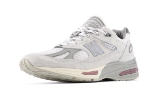 New Balance 991v2 "Wind Chime/Brilliant White" (SKU: U991AC2). Photo via New Balance.