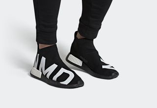 adidas nmd EG7539 oversized branding svart white release date 7