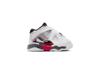 Toddler Air Jordan 8 "Bugs Bunny" retro.