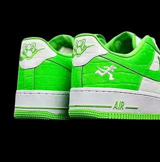 Heel shot of the Street Souk x Nike Air Force 1 "White/Green" collaboration. Photo via @kicksdong on Instagram.