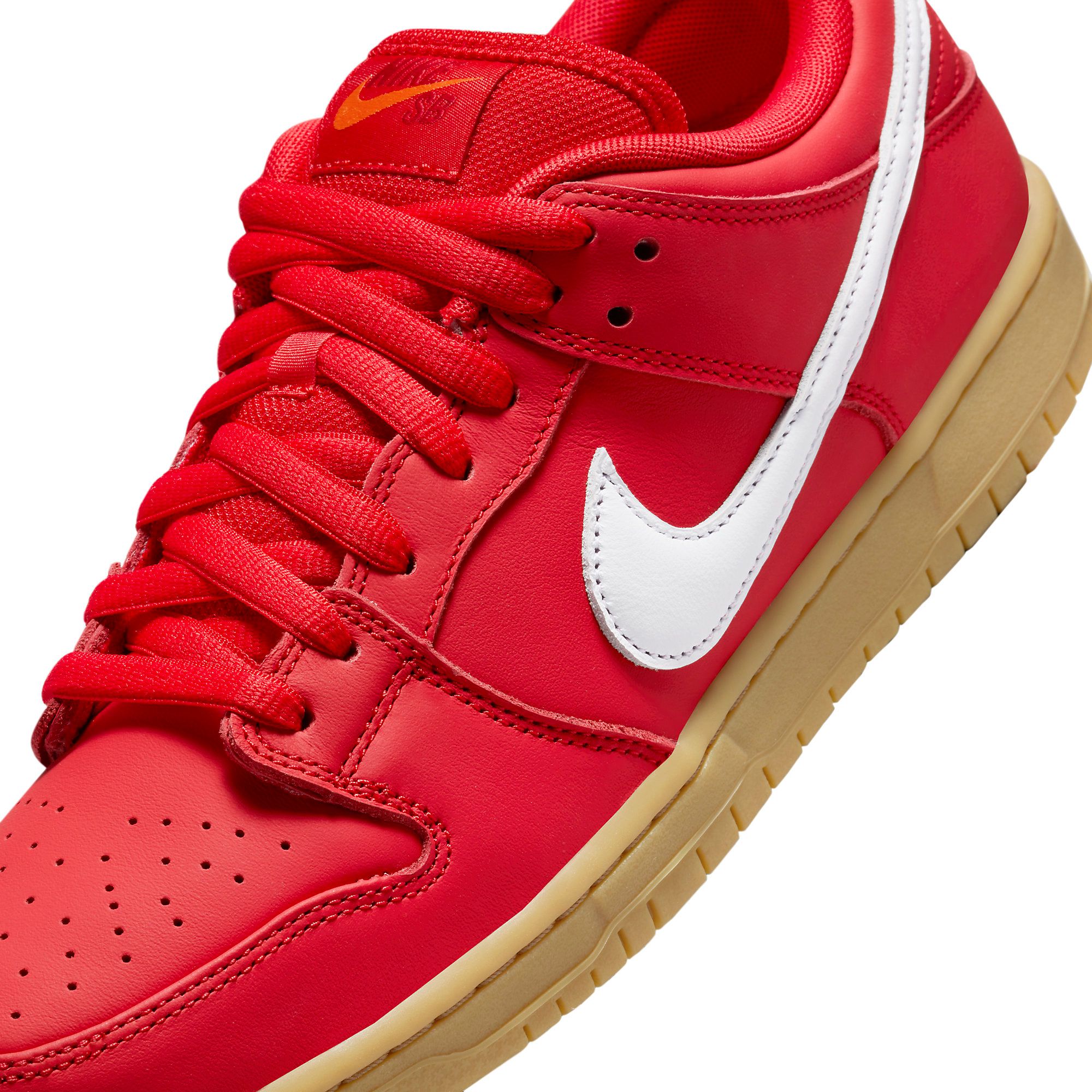 Official Images // Nike SB Dunk Low “Red Gum” | OdegardcarpetsShops°