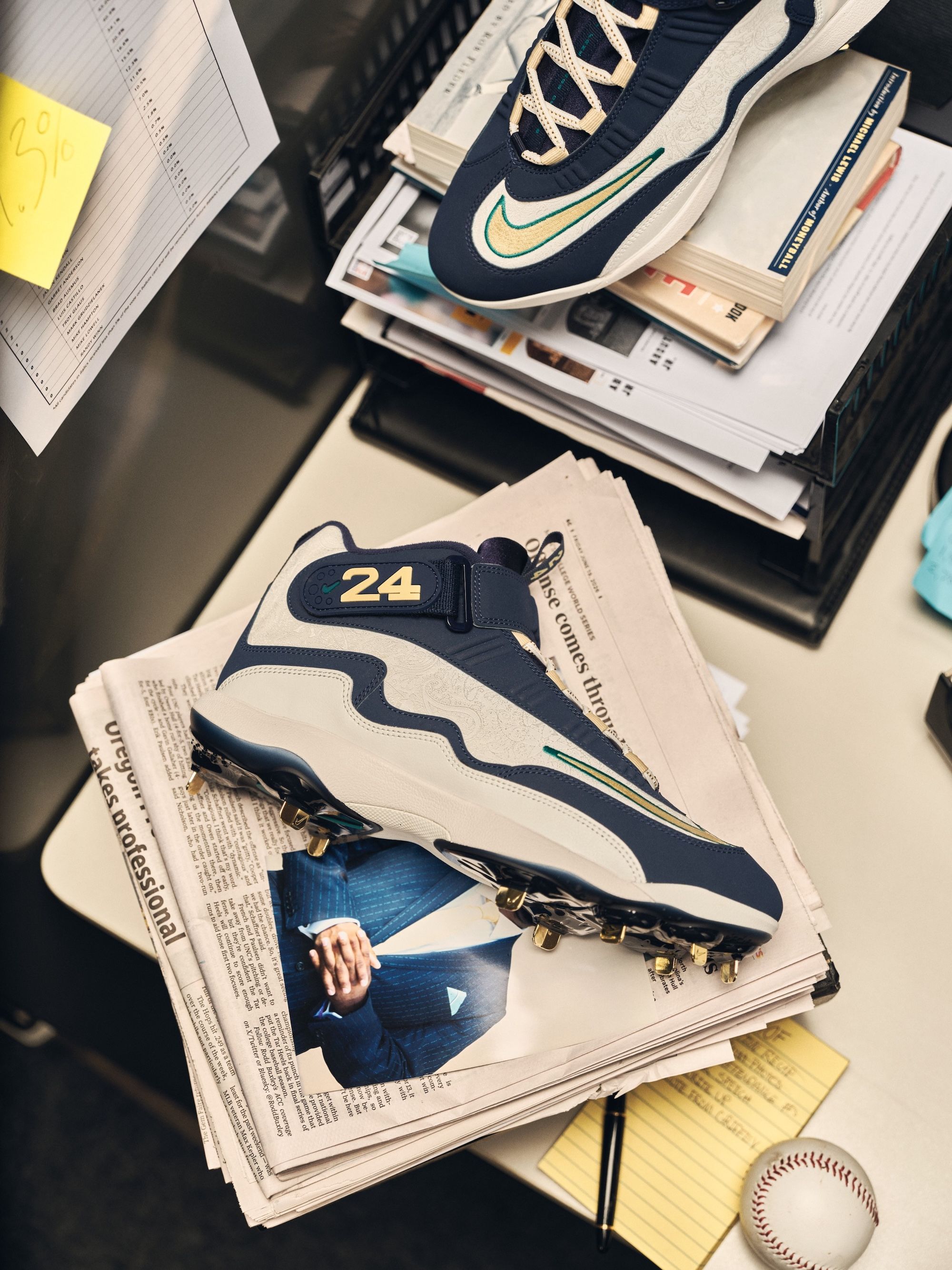 Nike Air Griffey Max 1 Baseball Cleat honoring 10th anniversary of Ken Griffey Jr.'s Hall of Fame Induction. Photo via Nike.