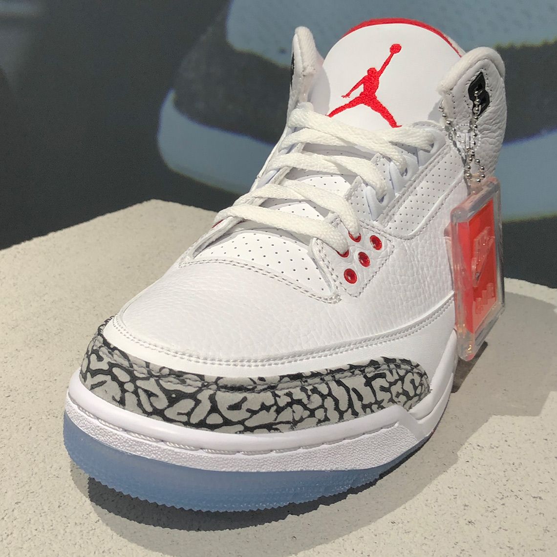 Air jordan 3 clear sole sale