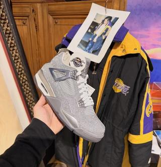 Michael Jackson's Air Jordan 4 "Glitter Glove" Sample. Photo via @sunsetsnkrs on Instagram.