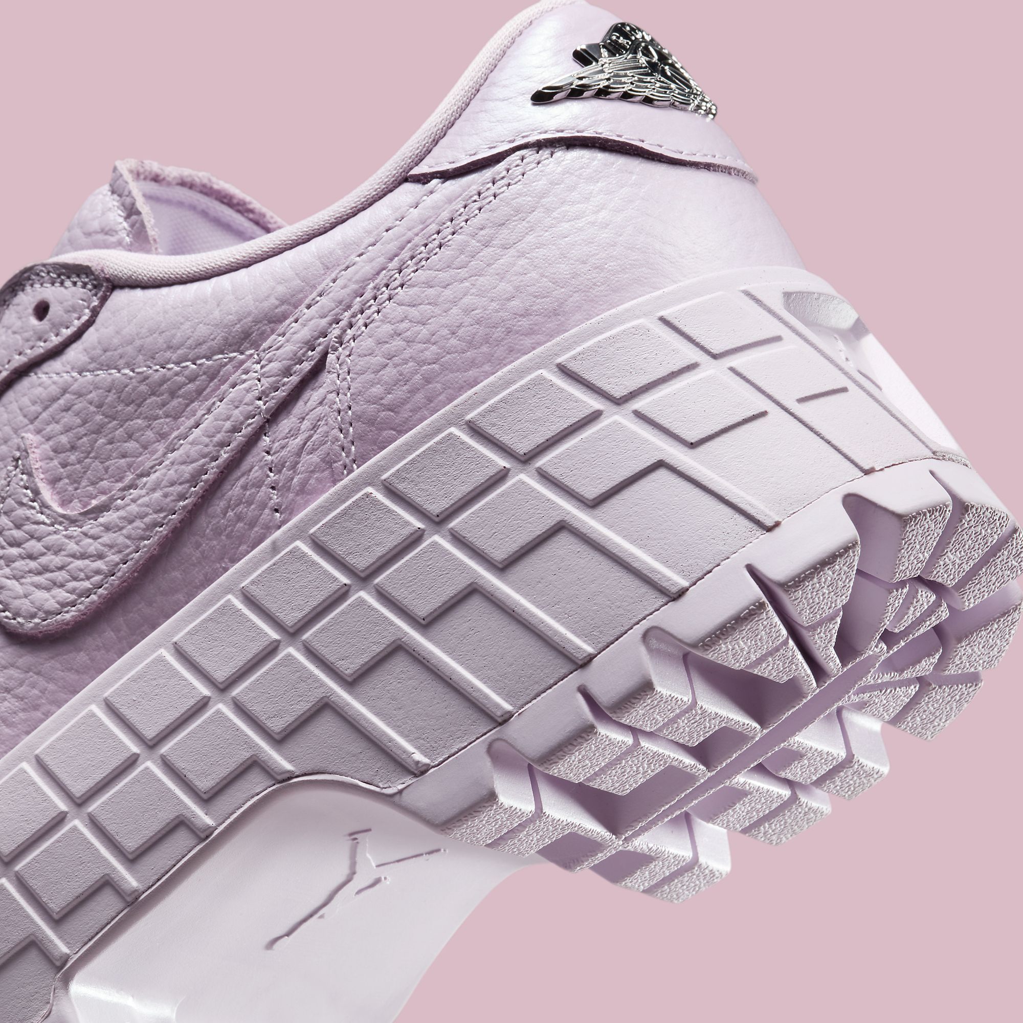 Jordan Brand Unveils Air Jordan 1 Brooklyn Low in “Doll