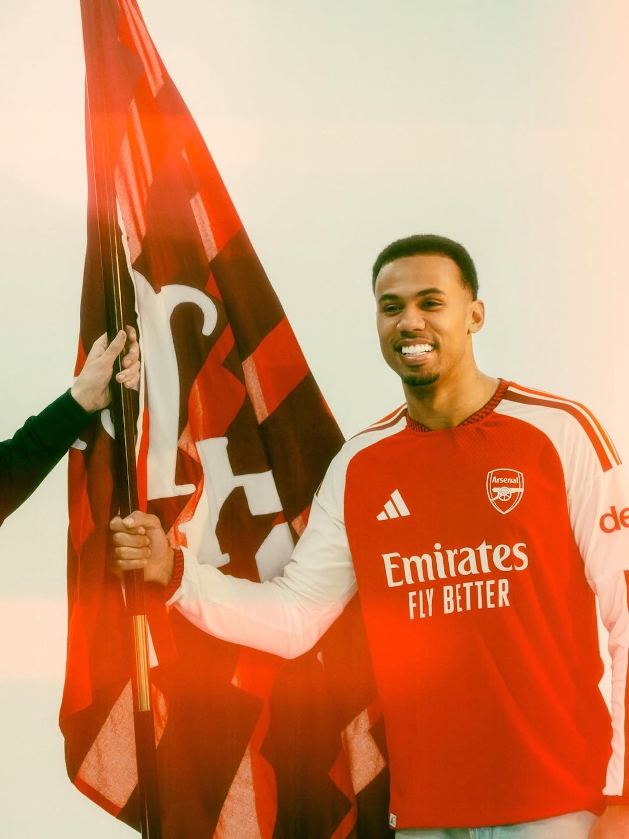 Gabriel Magalhães for Arsenal 26/27 Home kit. Photo by @lowernorthbank on Instagram.