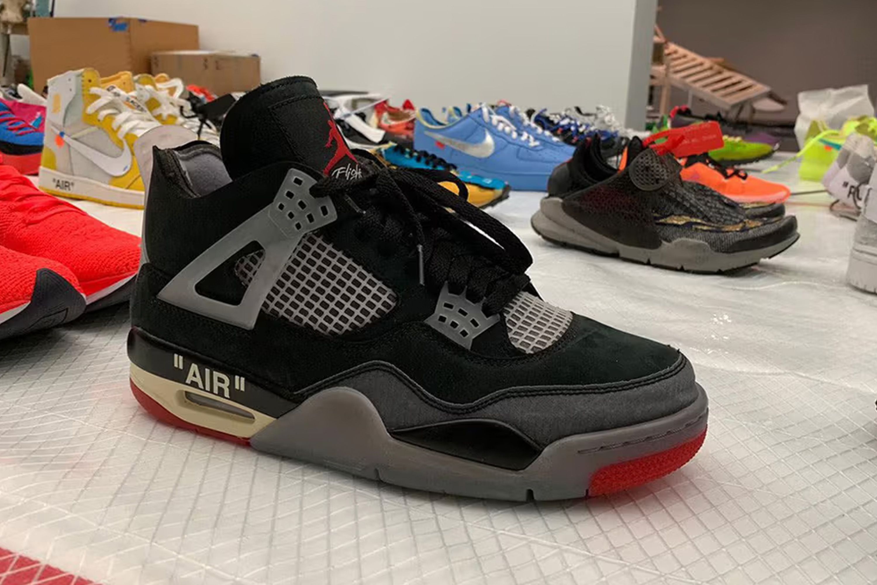 OFF-Air Jordan 4 "Bred"