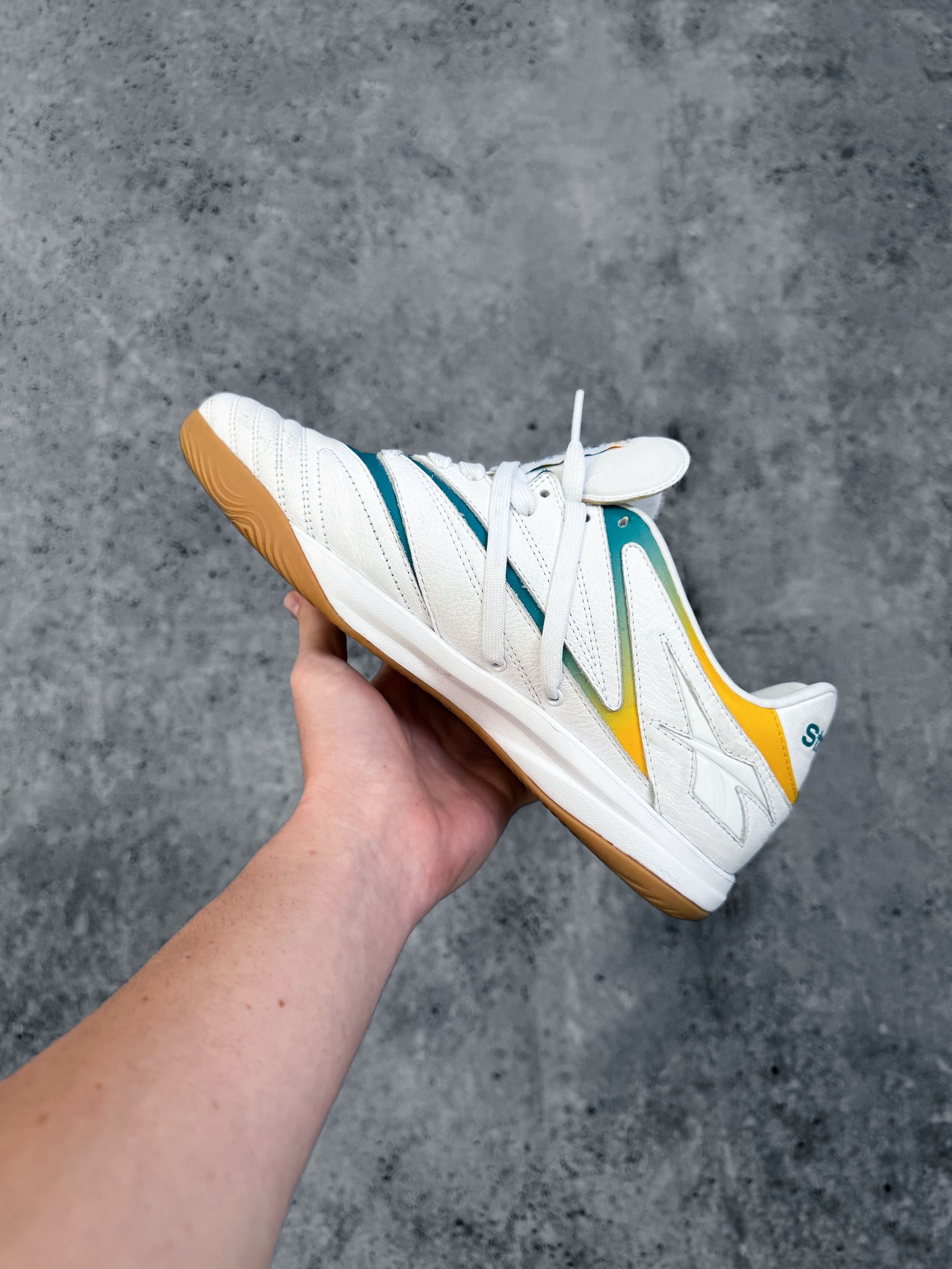 StreetX x Reebok Sidewinder Indoor. Photo via StreetX.