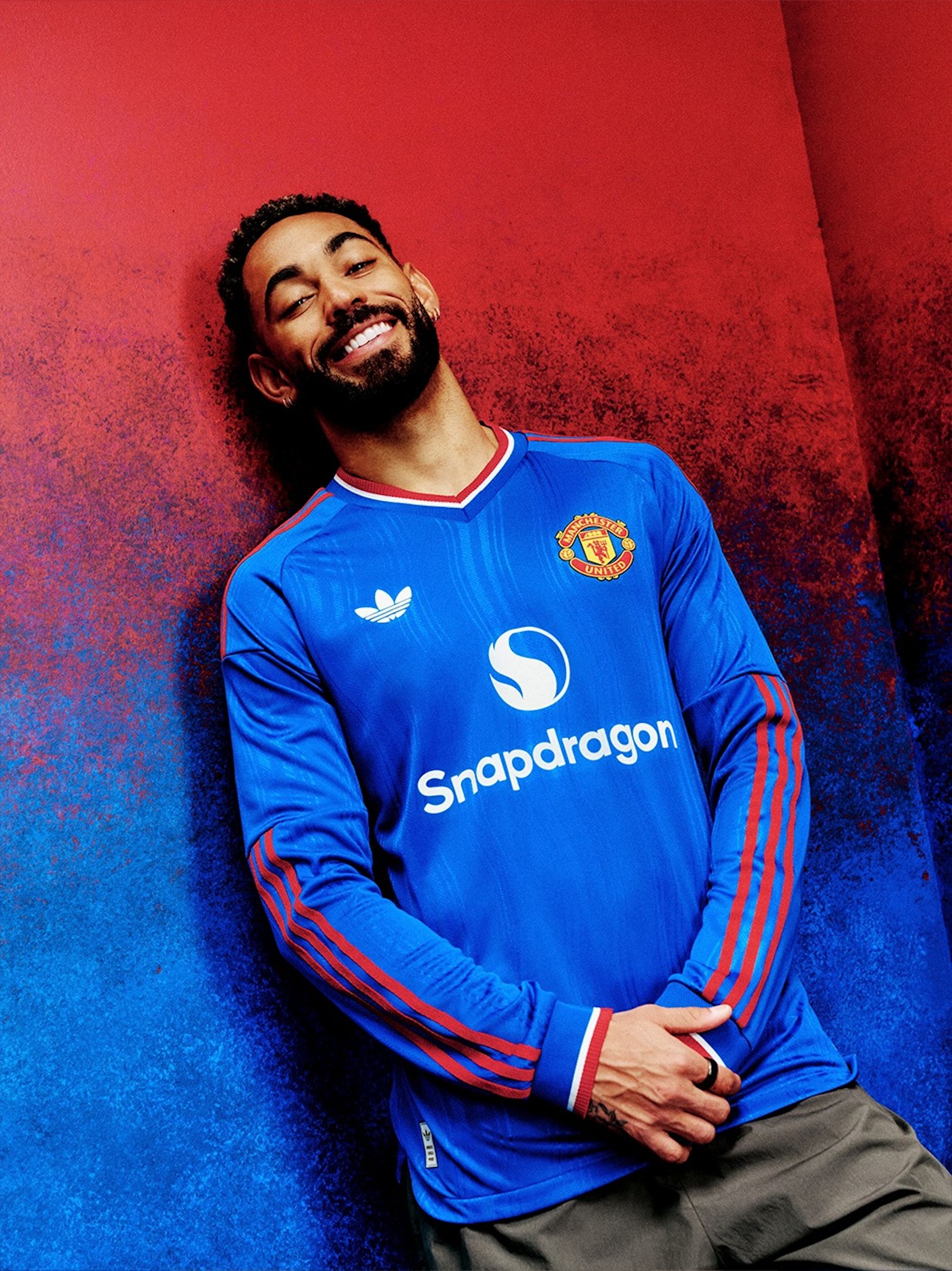 Matheus Cunha for Manchester United 26/27 Away kit by adidas. Photo via Manchester United.