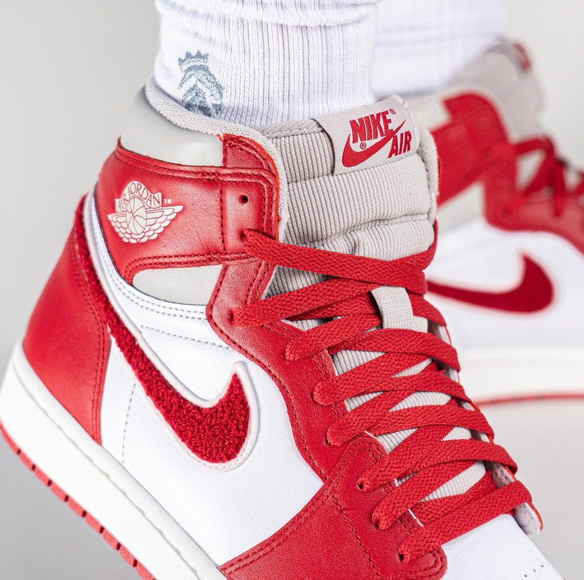 Air Jordan 1 High Red Chenille DJ4891-061 Release Date