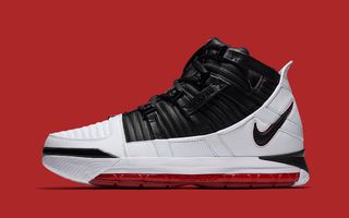 Official Looks at April’s Retro of the OG LeBron 3 “Home”