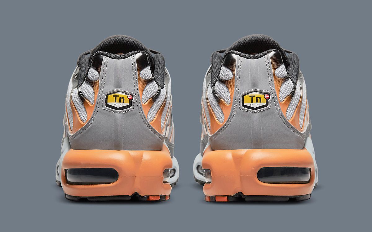 Tientallen sturen Goedaardig The Nike Air Max Plus Appears in Grey, Black and Orange | House of Heat°