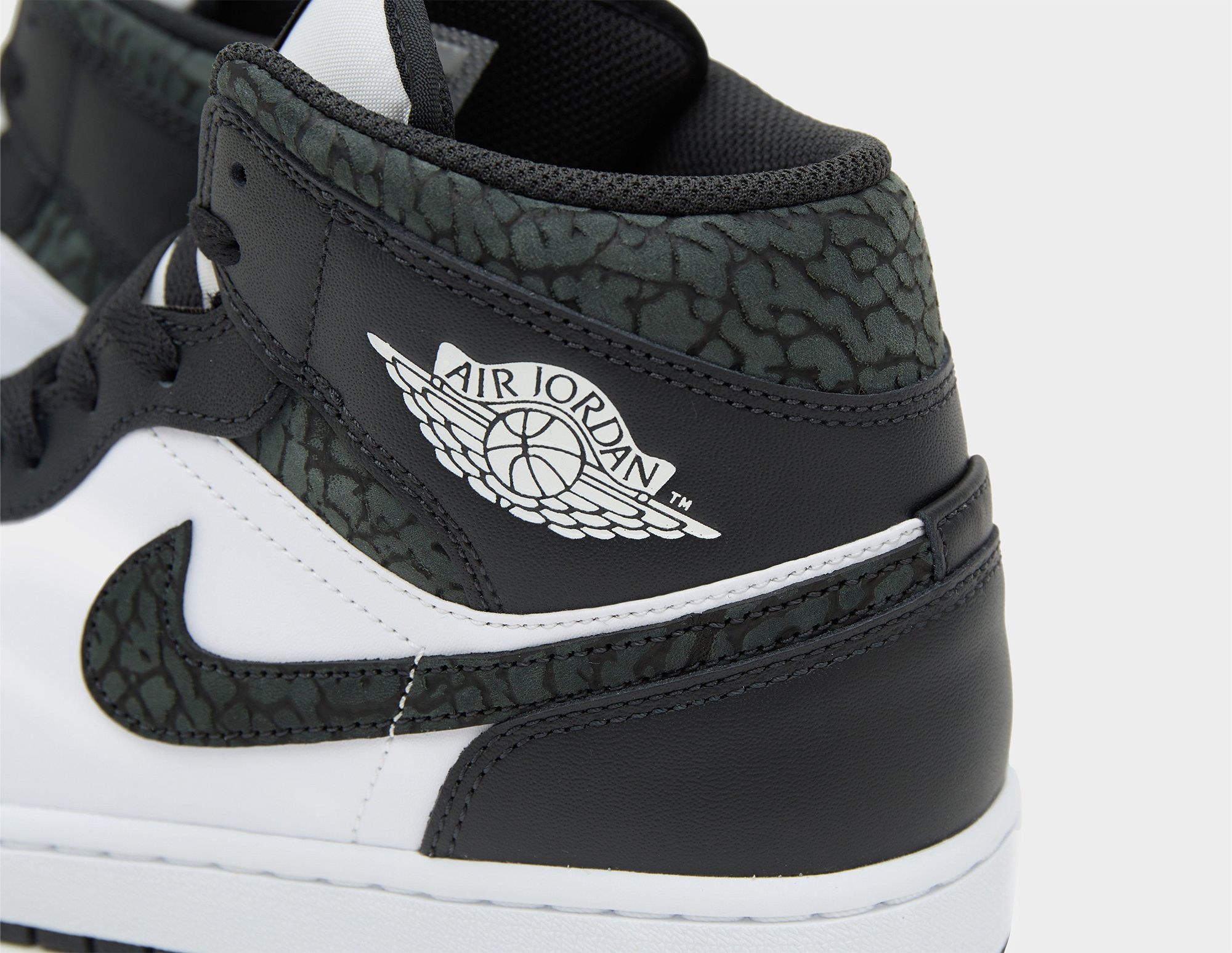 Official Images // Air Jordan 1 Mid 