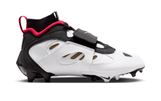 Nike Air Diamond Turf 2 “49ers” cleats.