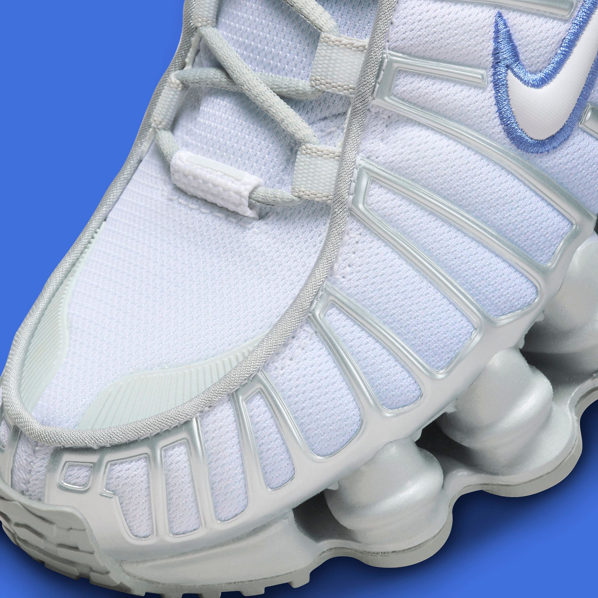 The lifestyle nike Shox TL Returns in a Simple Silver and Blue Set-Up |  OdegardcarpetsShops°