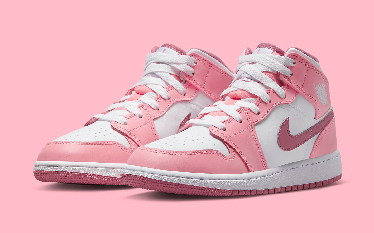 First Looks // Air Jordan 1 Mid “Valentine's Day” | House of Heat°