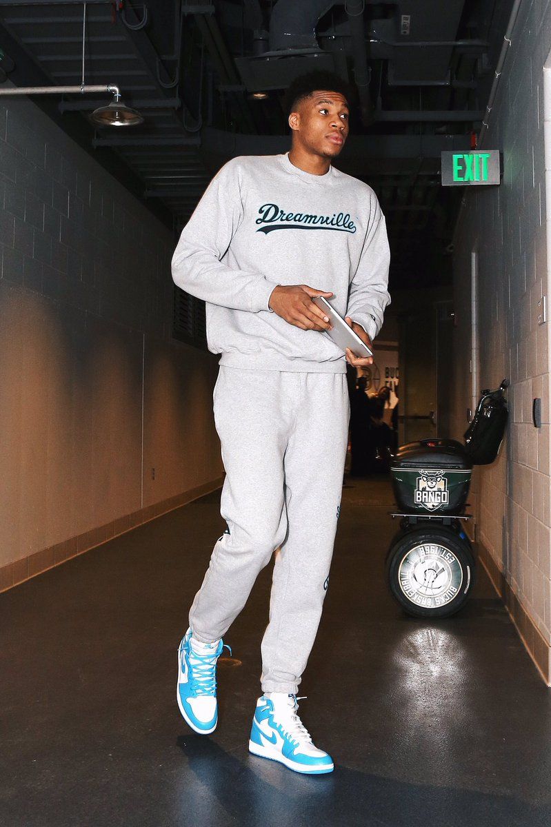Giannis Antetokounmpo // Air Jordan 1 "UNC"