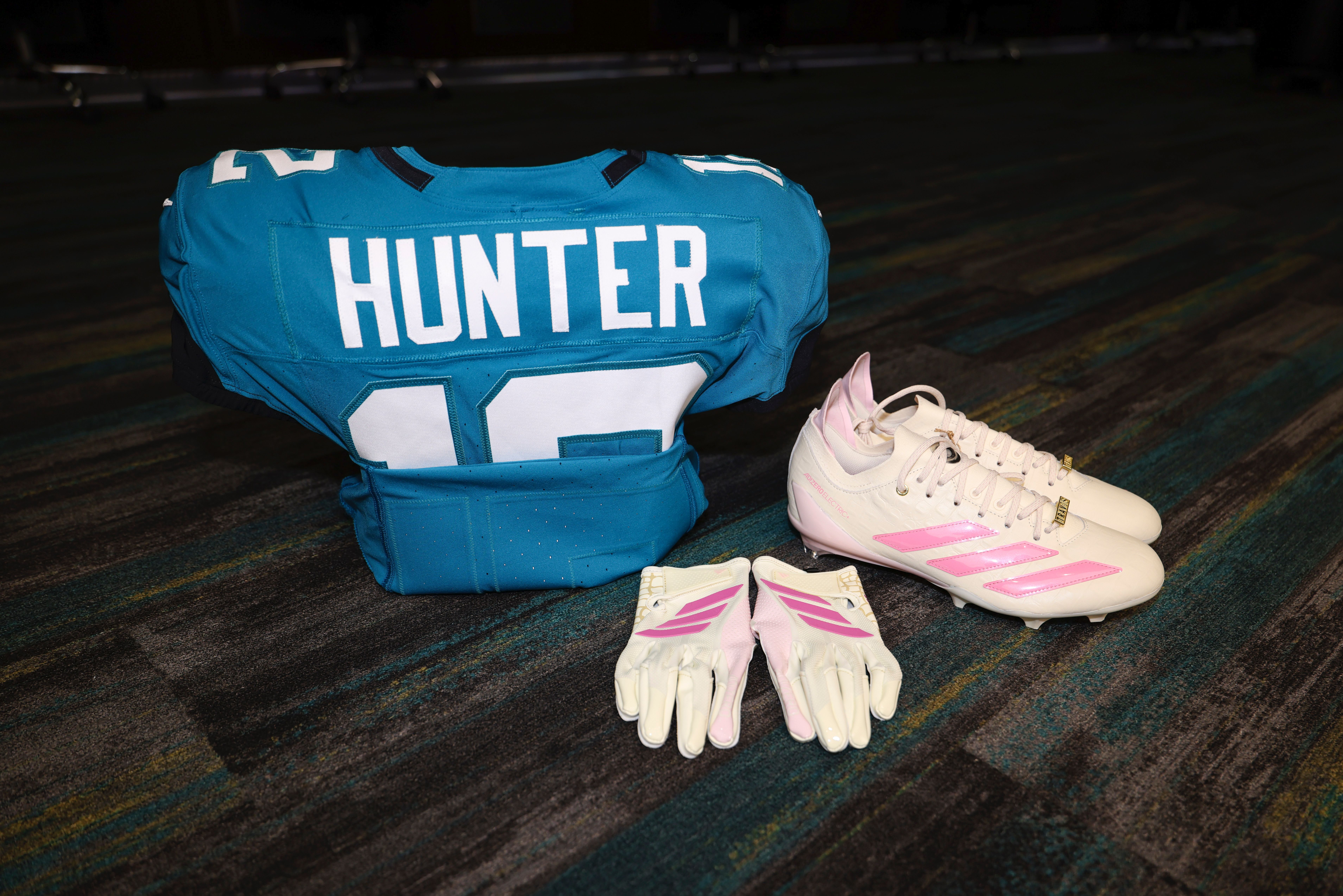 Travis Hunter Rocks “Albino Gator” adidas Electric+ PE in Game vs Seahawks