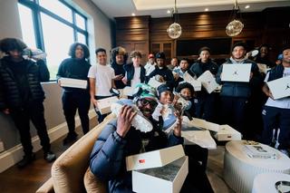 Davante Adams & Marshawn Lynch Gift Levi’s x Air Jordan 3 Cleats to Bay Area Youth