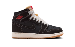 GS Air Jordan 1 High OG "Flight Club" retro.