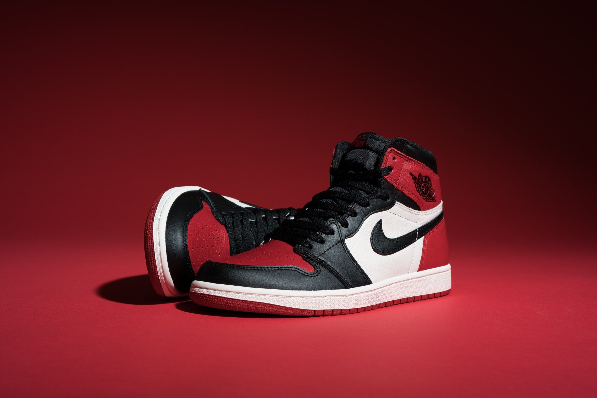 Nike air jordan hot sale 1 bred 213