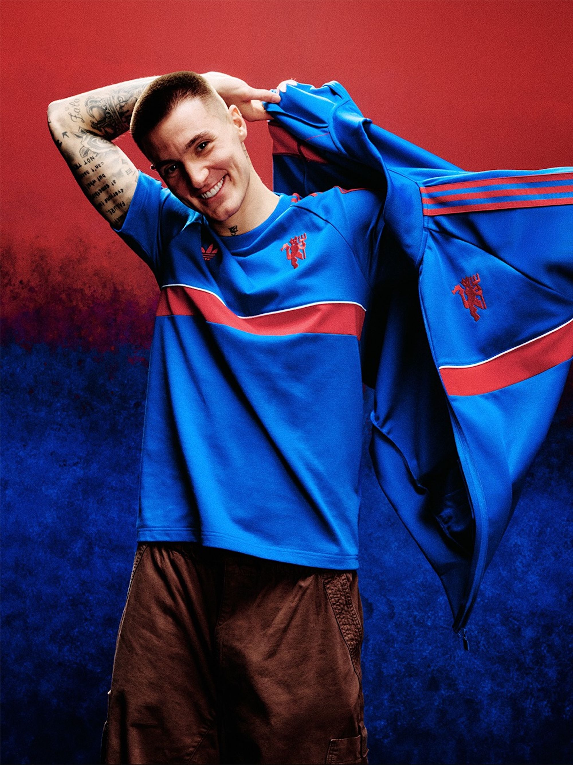 Benjamin Šeško for Manchester United 26/27 Away adidas Originals Capsule. Photo via Manchester United.