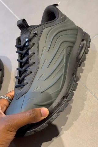 Charcoal Nike Air Max Foamdome Low. Screenshot via @undiscovered.ig on Instagram.