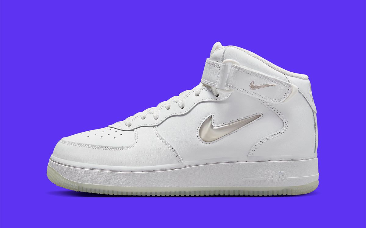 Nike Air Force 1 Mid Color of The Month Summit White DZ2672-101