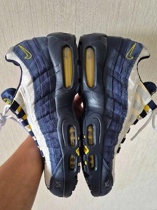 eric koston nike sb air max 95 obsidian speed yellow hq8492 400 4