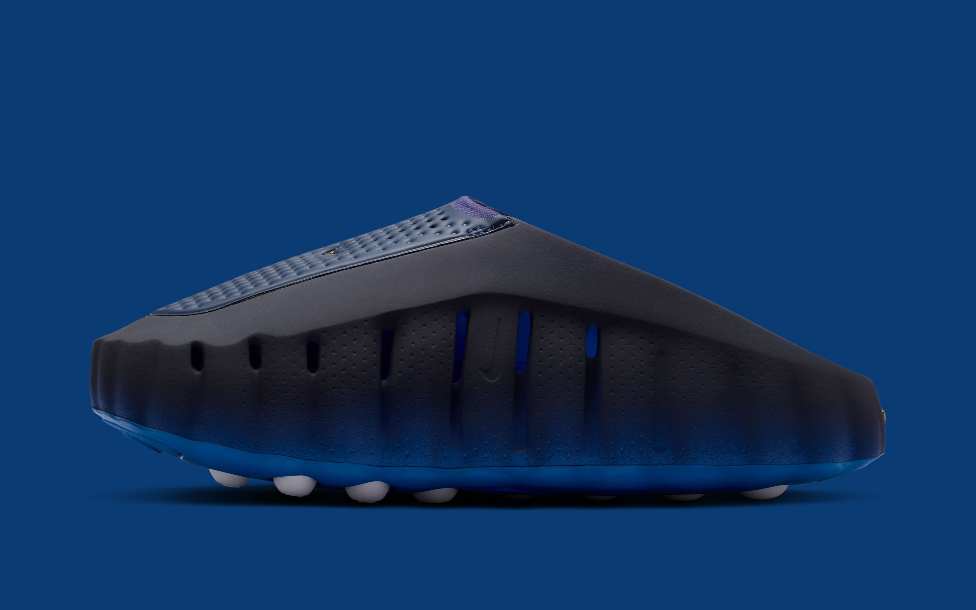 Nike Mind 001 