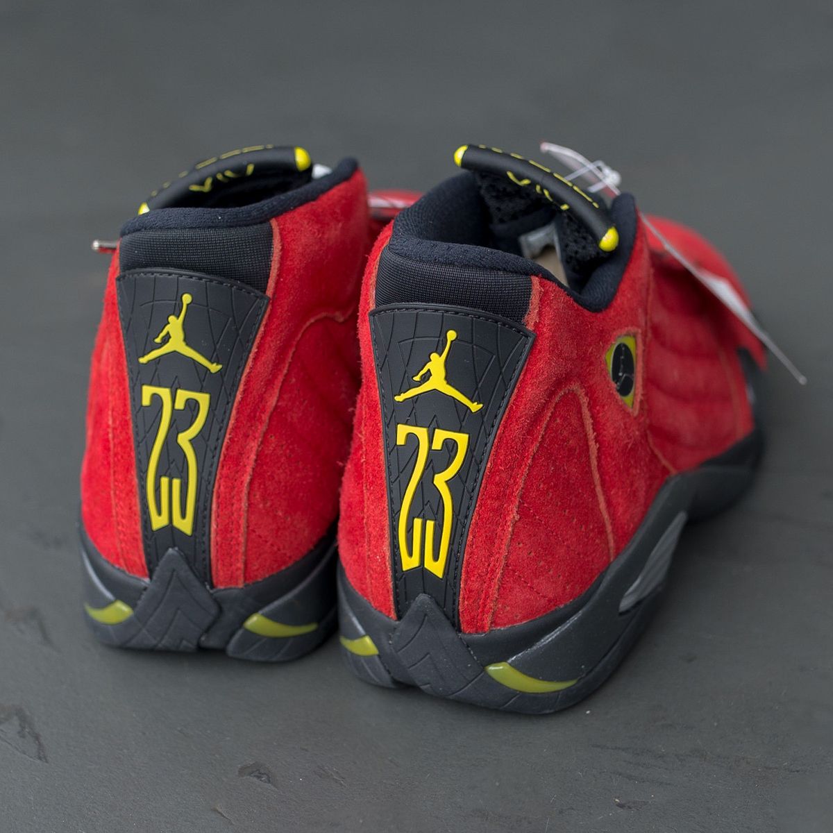 Jordan 13 outlet ferrari