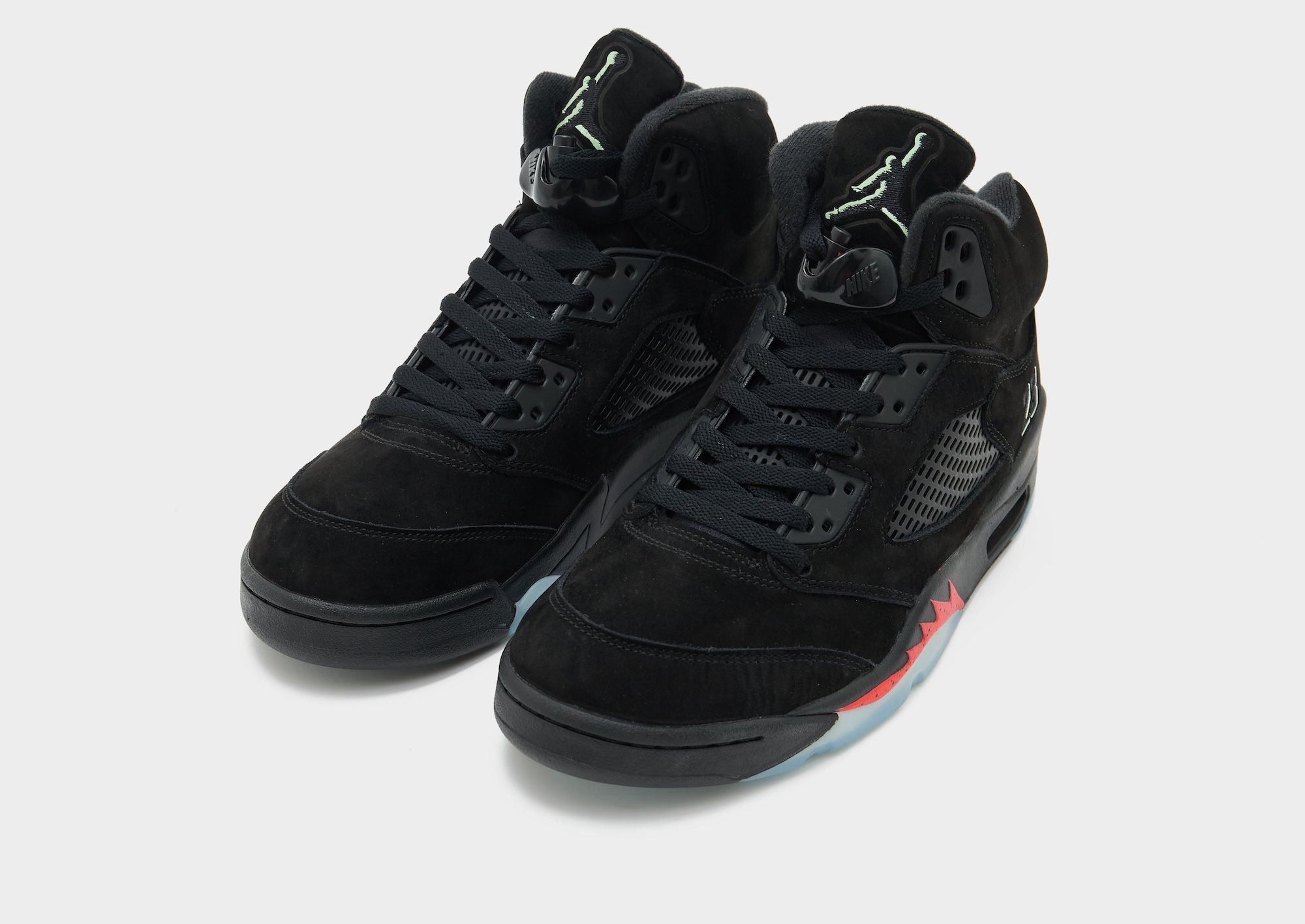 Air Jordan 5 "Halloween" (SKU: HQ7978-001). Photo via JD Sports.