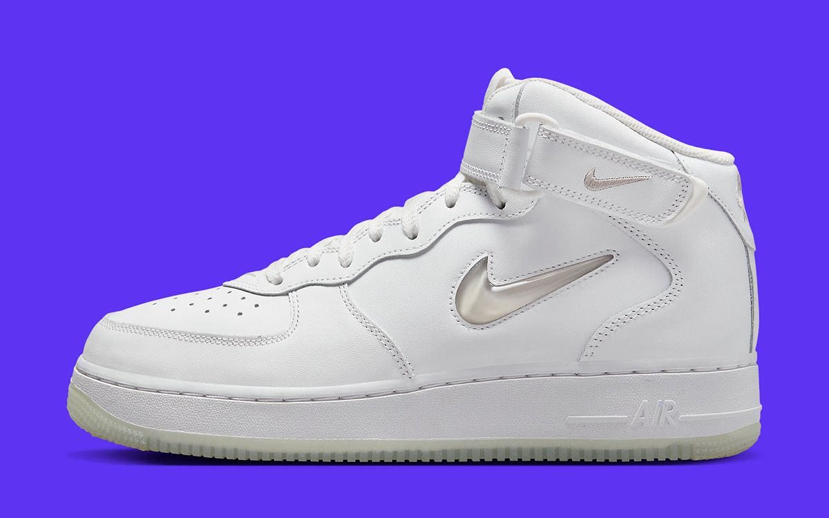 ☆NIKE☆ AIR FORCE 1 MID '07 COLOR OF THE MONTH SUMMIT WHITE Nike Air Force 1 Mid Color of The Month Summit White