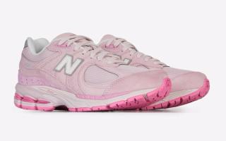 The Courir-Exclusive New Balance 2002R "Rose" is Available Now