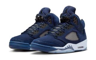 The Travis Scotts Family and Friends Air Jordan Retrouvez 4 "Midnight Navy" Releases November 10