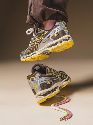 VANDYTHEPINK® x ASICS GEL-KAYANO® 12.1 "Chocolate" Collab. Photo by @ad__sneaks on Instagram.