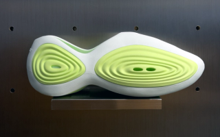 Steven Smith's Crocs Ripple design in "Retro Ice/Lime Burst".
