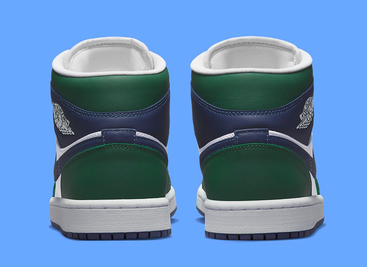 Navy hot sale green jordans