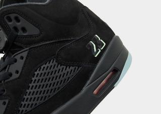 Air Jordan 5 "Halloween" (SKU: HQ7978-001). Photo via JD Sports.