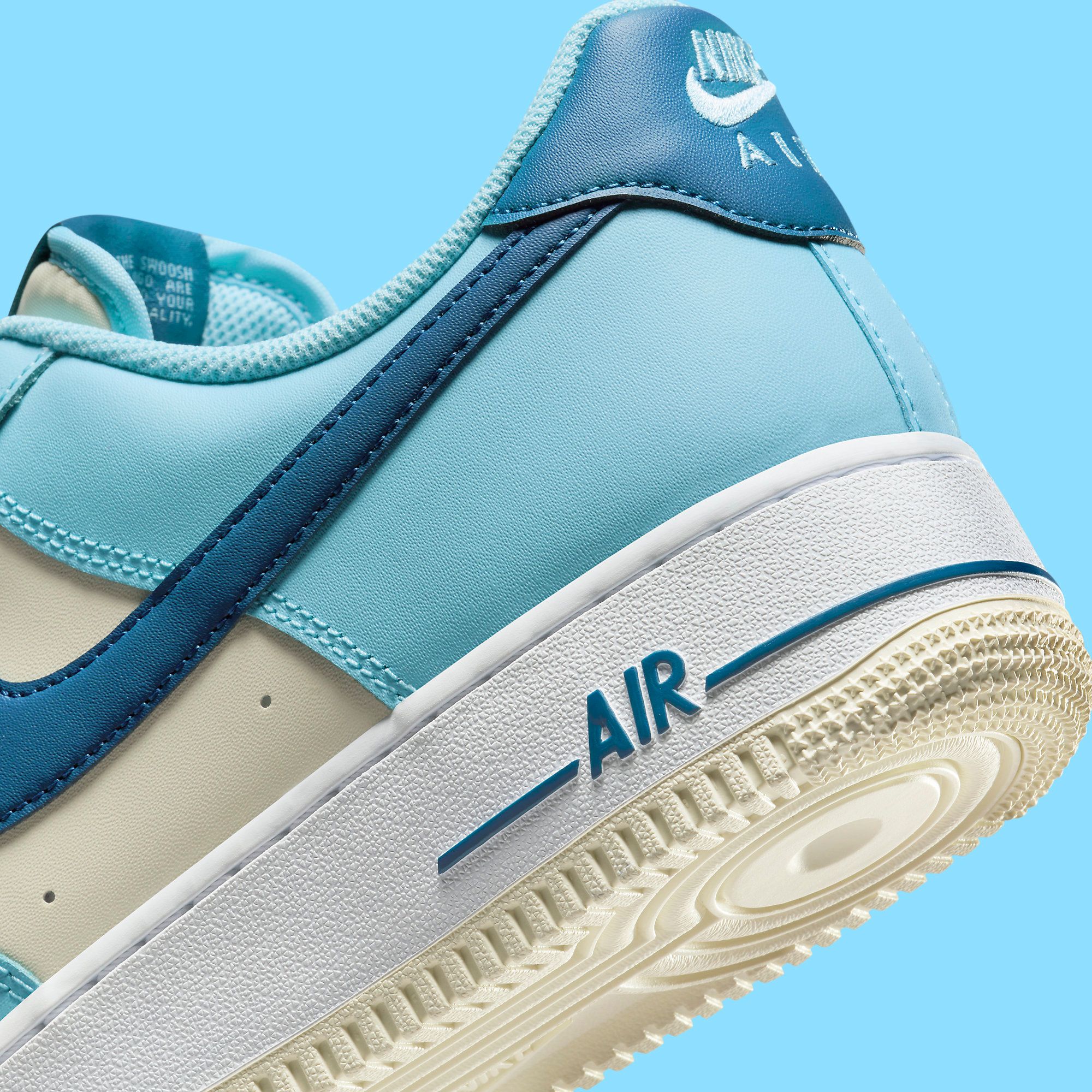 靴 Nike Air Force 1 UNC The Next Nike Air Force 1 Low Boasts Sail and University