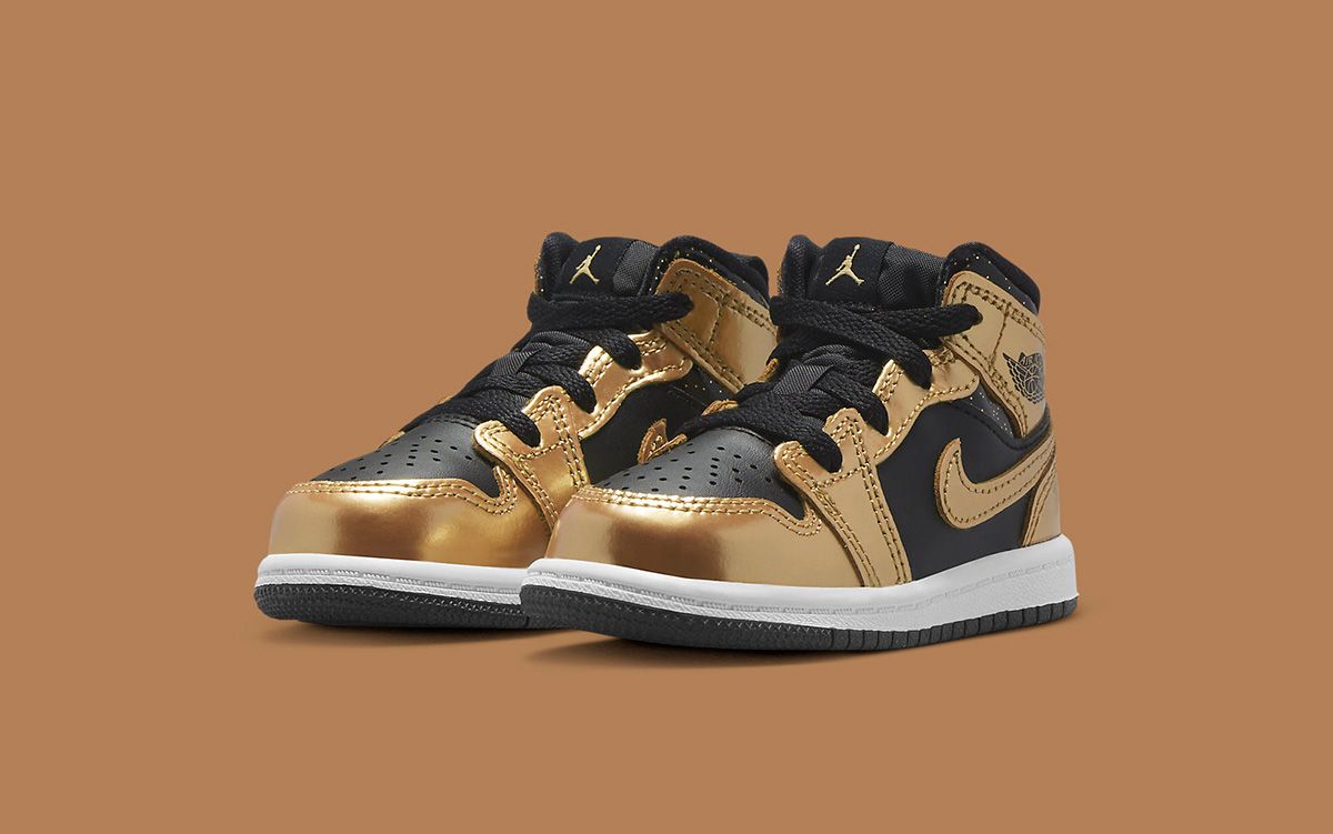 Boys black clearance and gold jordans