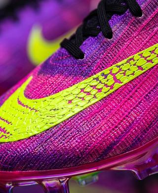 Speculative mock-up of the Kobe Bryant x Nike Mercurial Superfly 11 football boot in a "Hyper Pink/Electric Green/Red Plum" color scheme. Image via @bootsplug on Instagram.