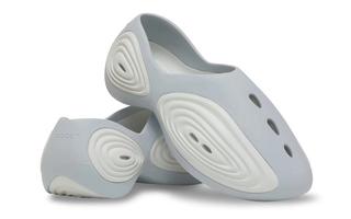 Crocs Ripple "Steel/Moonlight" (SKU: 214154-1ZT). Photo via Crocs.