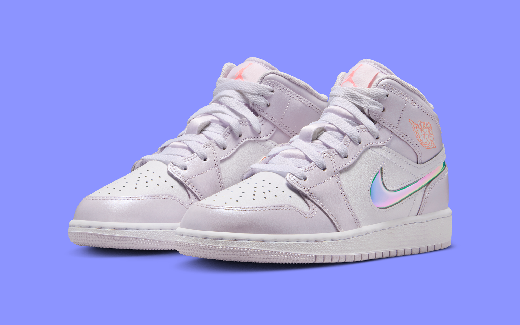 Iridescent Swooshes Animate the Kids