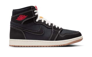 Air Jordan 1 High OG "Flight Club" retro.